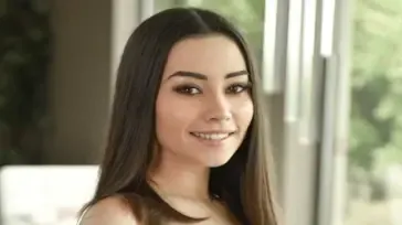 Aria Lee